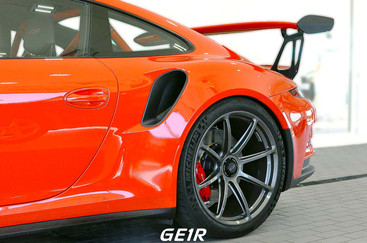 Forgeline GE1R rear wheel on Porsche 991 GT3 RS racing wheel clears big brake kits.