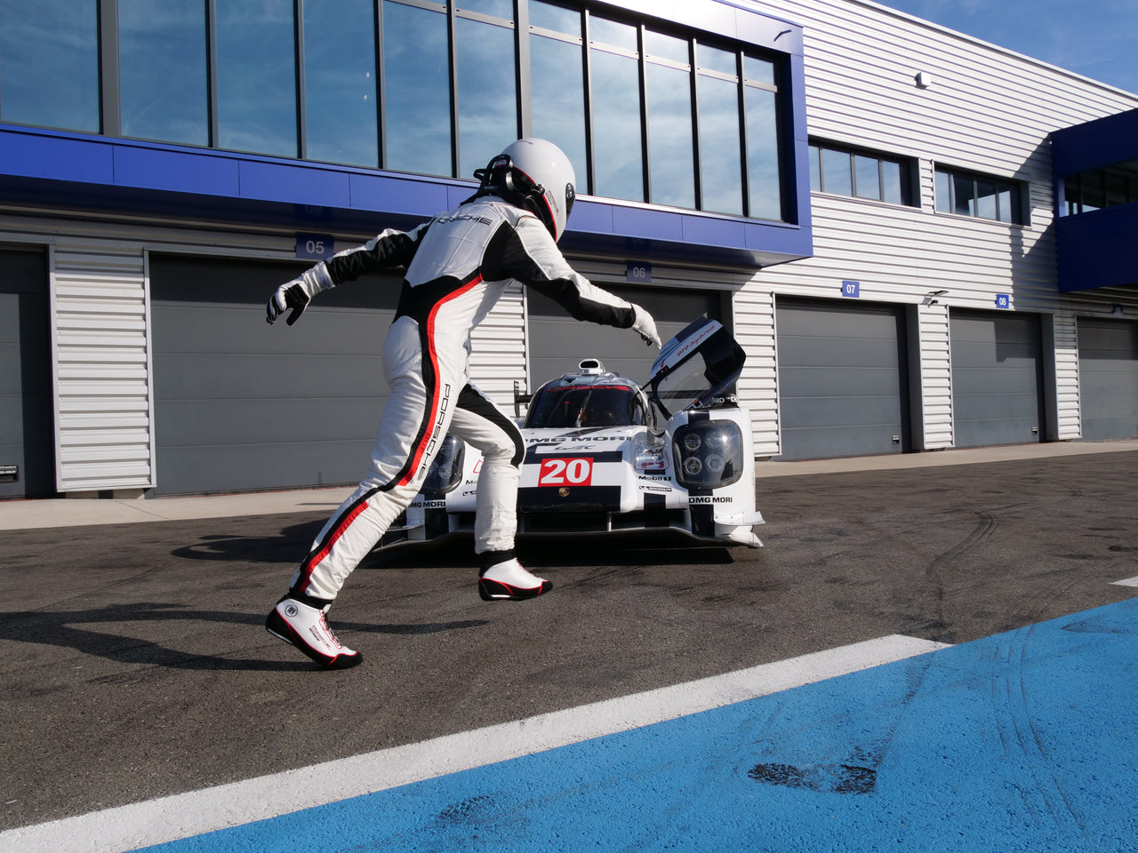 Stand21 Porsche Motorsport La Couture Hybrid Race Suit