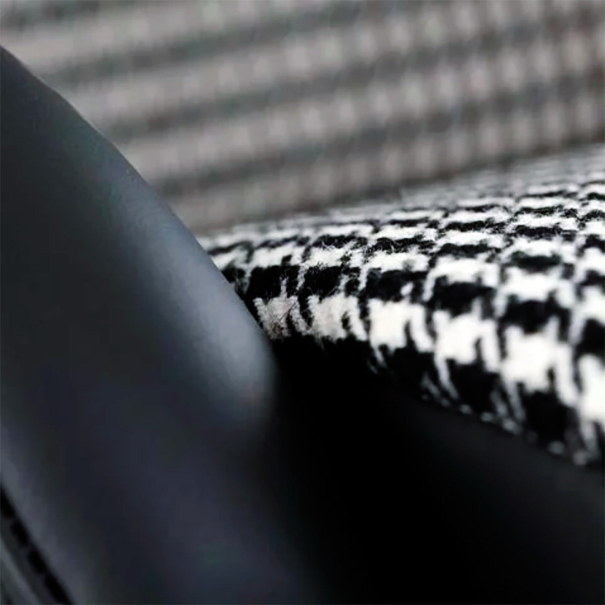 Recaro_Classic_Pole_Position_ABE_Seat_Black-Leather_Pepita-Fabric-super-closeup_Image