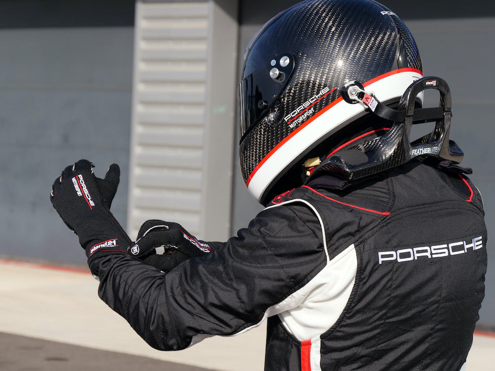 Stand21-Porsche-Motorsport-Gloves-Black-Action-Image