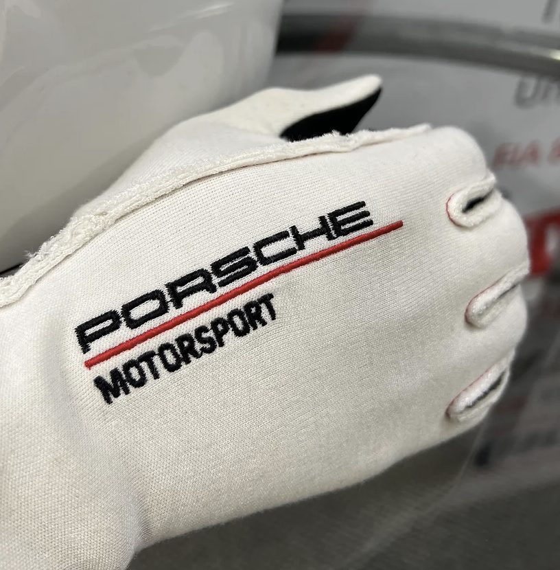 Stand21-Porsche-Motorsport-Gloves-White-Closeup-Logo-Image